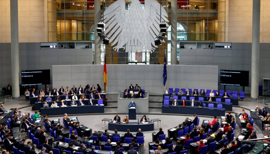 Neser zgjidhet kancelari i ri ne Bundestagun Gjerman